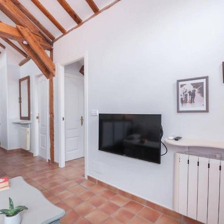 Cozy One-Bedroom Penthhouse La Latina Madrid Exterior photo